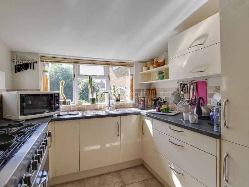 Honeypot Cottage - image 9