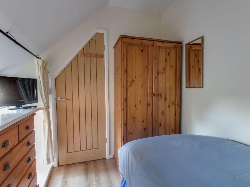 Honeypot Cottage - image 14