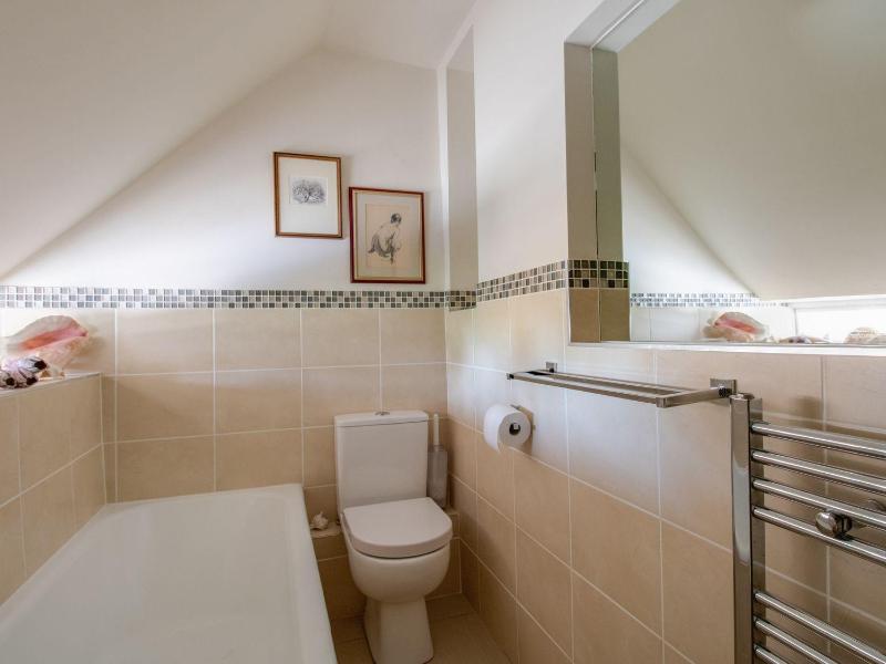 Honeypot Cottage - image 12