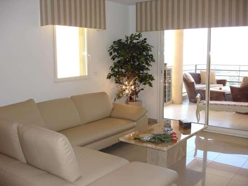 Apartment - Sleeps 4 - Parking - Pool - Sea Views - image 14