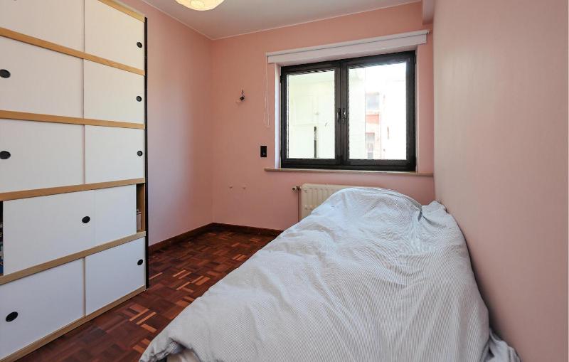 3 Bedroom Nice Apartment In Oostende - image 16