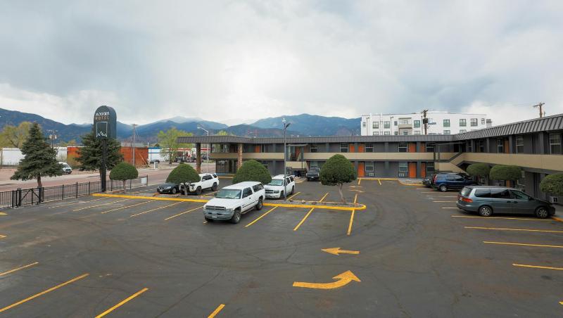 Modern Motel - image 11