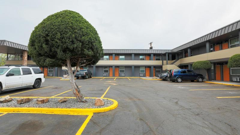 Modern Motel - image 29