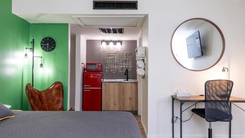 Modern Motel - image 5