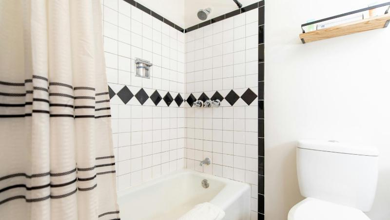 Modern Motel - image 38