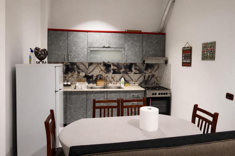 Champs Spacious Apartment - image 8