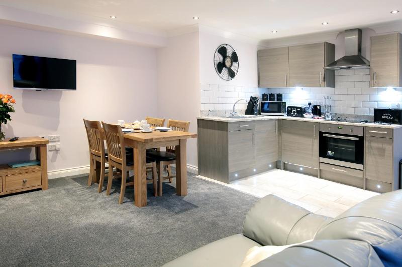 Austens Apartments - image 34