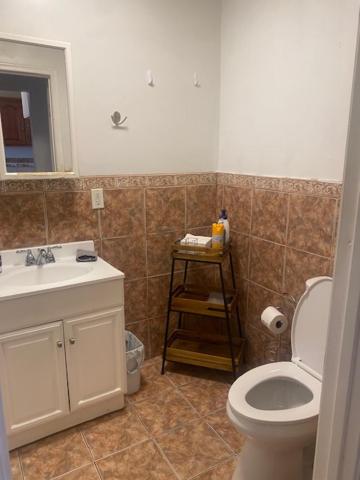 1 Bedroom w Small bonus room. Private LA Home. - image 6