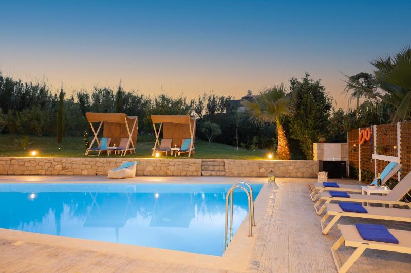 Allas Villa Heated Pool - image 20