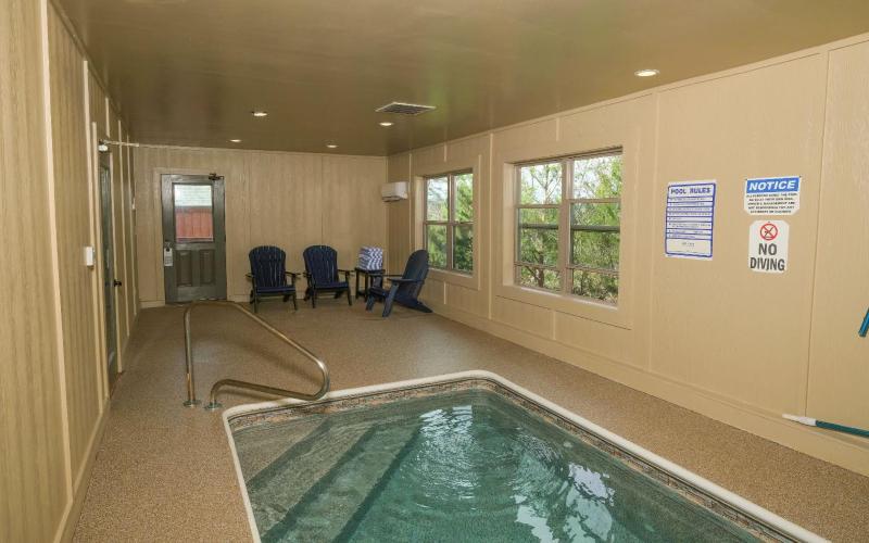 Splash N More・Private Indoor Pool・Game Room・Hot Tub・Pet Friendly - image 24