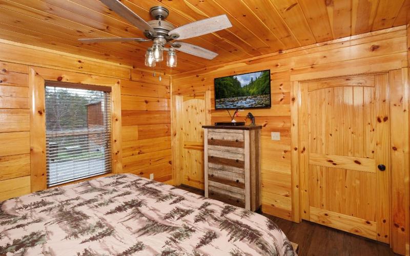 Splash N More・Private Indoor Pool・Game Room・Hot Tub・Pet Friendly - image 10