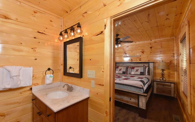 Splash N More・Private Indoor Pool・Game Room・Hot Tub・Pet Friendly - image 14