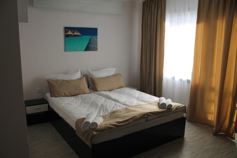 Double Room with Balcony image 2