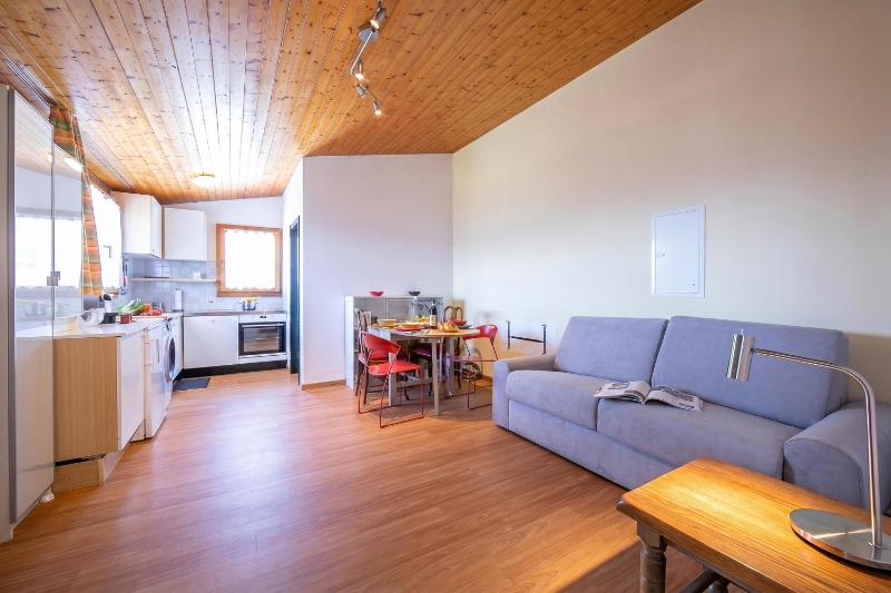 Petit Cadeau with Terrace and Private Garden - Happy Rentals - image 15