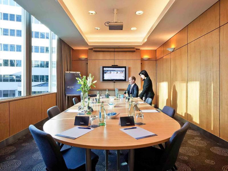 Novotel Wellington Hotel - image 36