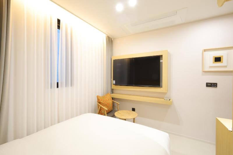 Busan Seomyeon Nestly Hotel - image 11