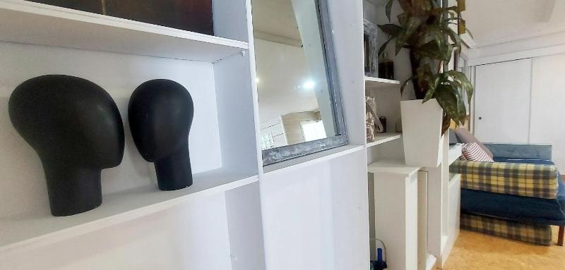 Comfortable Apartment in Alicante 78 m² with City View - image 2
