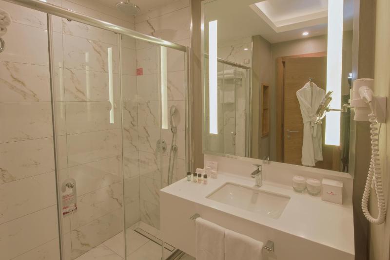 King Room image 3