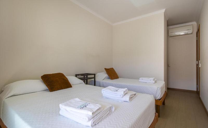 B16 - Sunbeam Apartment in Praia da Rocha - image 24