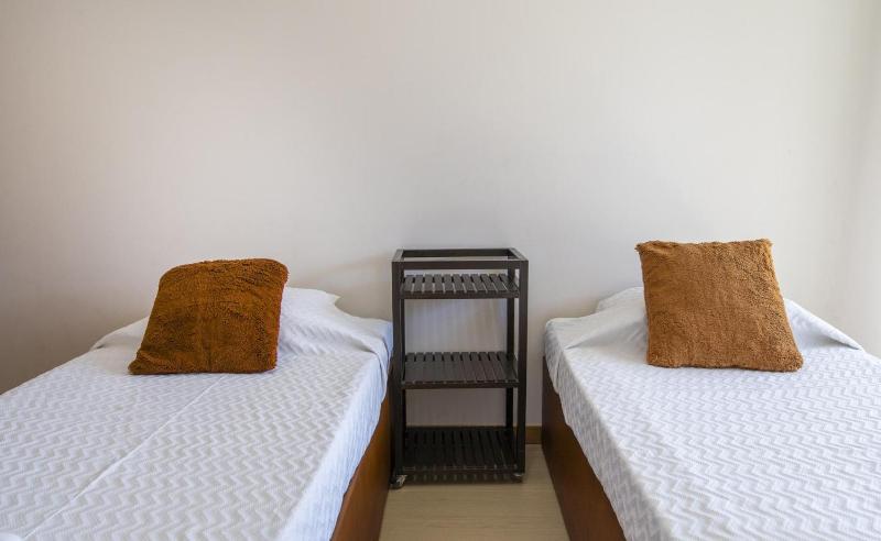 B16 - Sunbeam Apartment in Praia da Rocha - image 9
