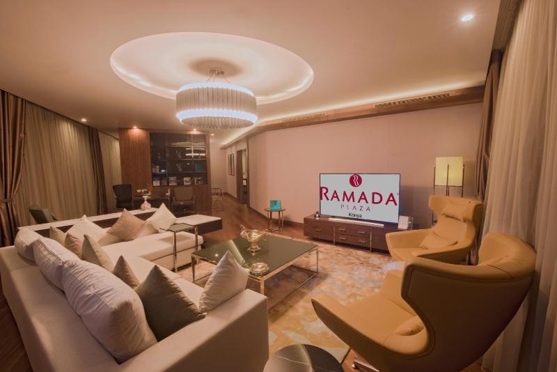 Presidential Suite image 3