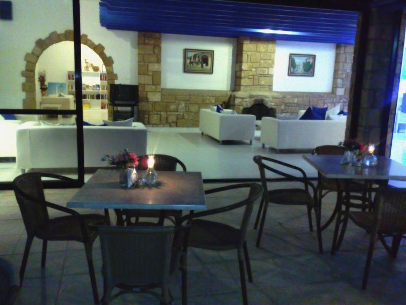 Hilltop Gardens Hotel Apartments - image 10