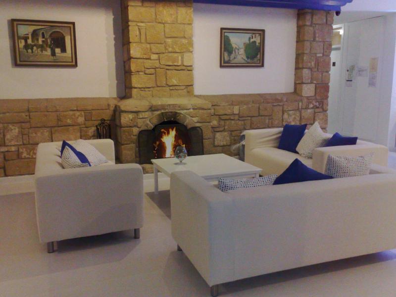 Hilltop Gardens Hotel Apartments - image 6