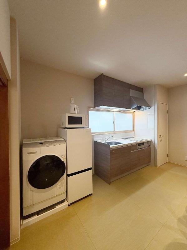 b hotel Namiki Hills - Modern 1BR with Tatami Next to Hondori City Center - image 6