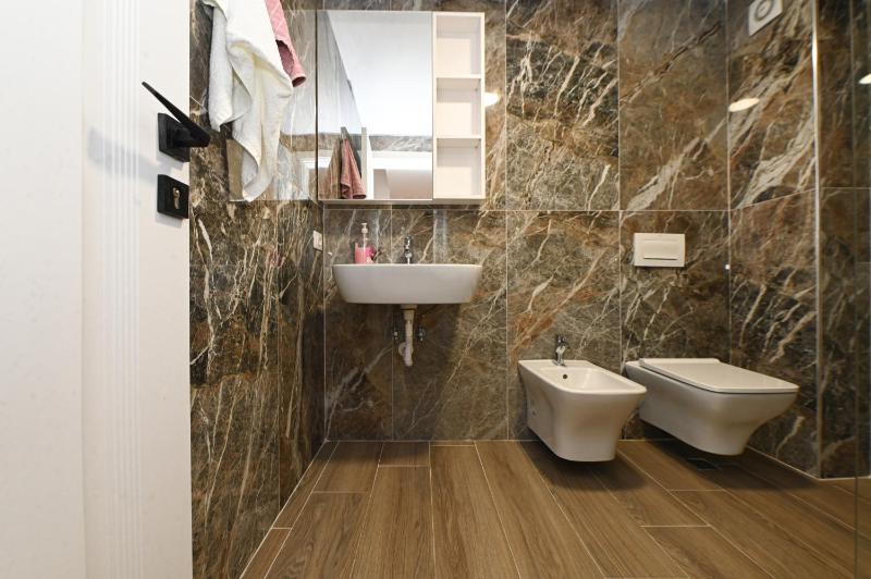 Amra Delux Apartments Durres - image 11