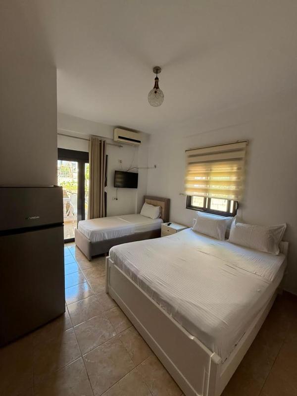 Lola rooms - image 1