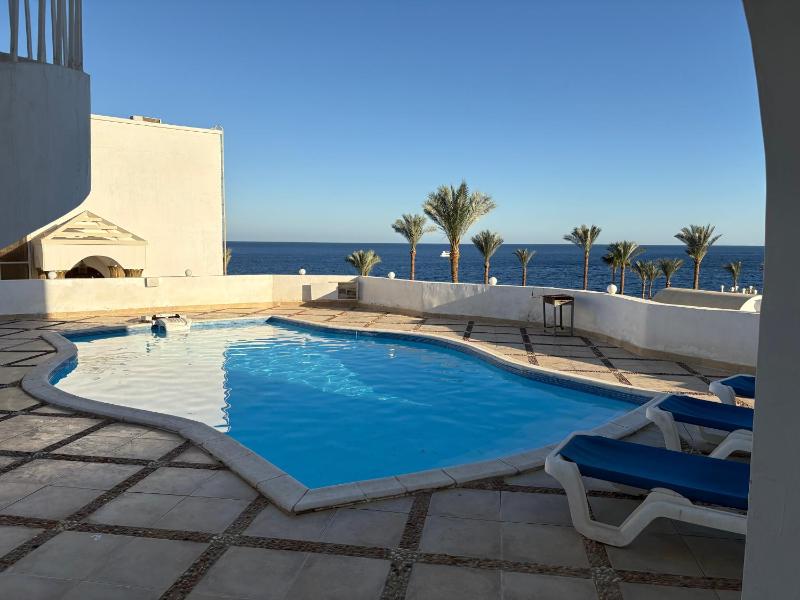 Carlton Luxury Villa - image 2