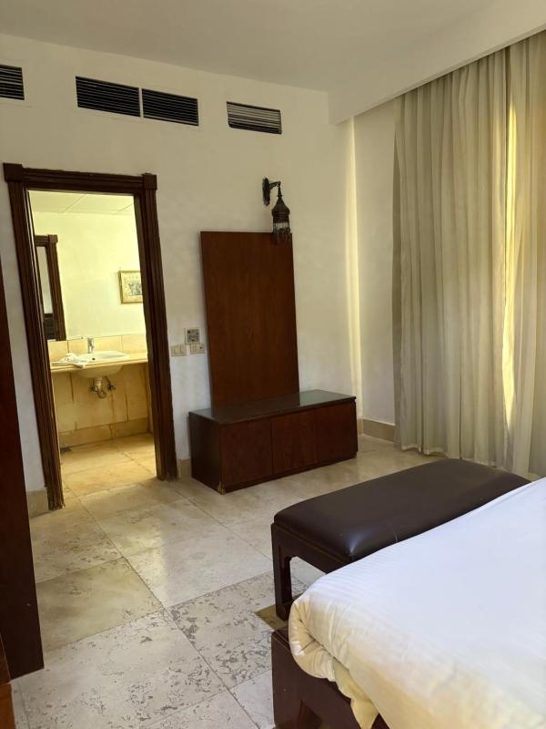 Carlton Luxury Villa - image 14