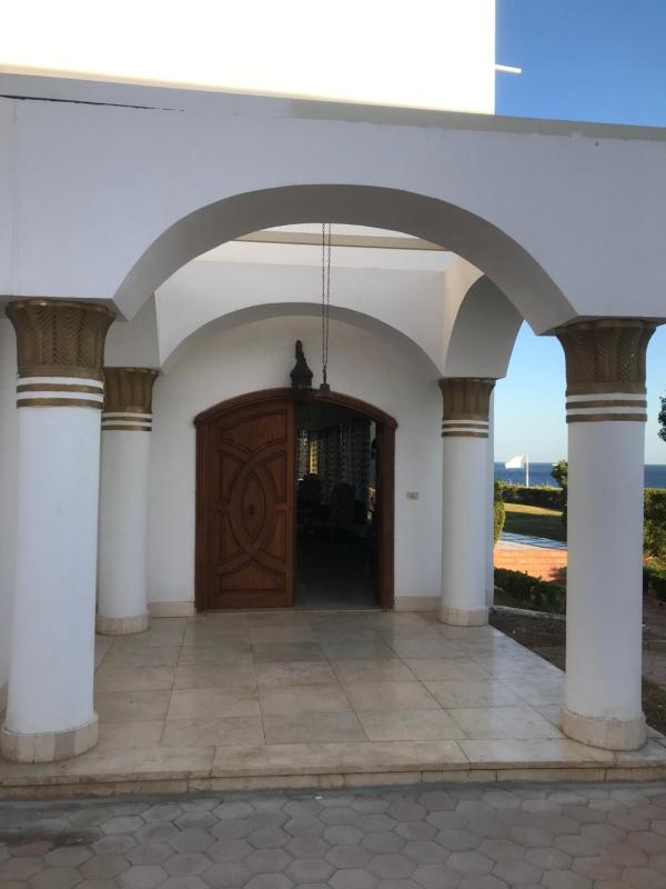 Carlton Luxury Villa - image 16