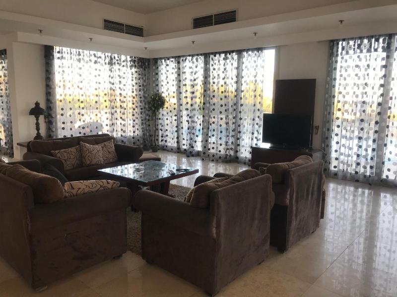 Carlton Luxury Villa - image 27