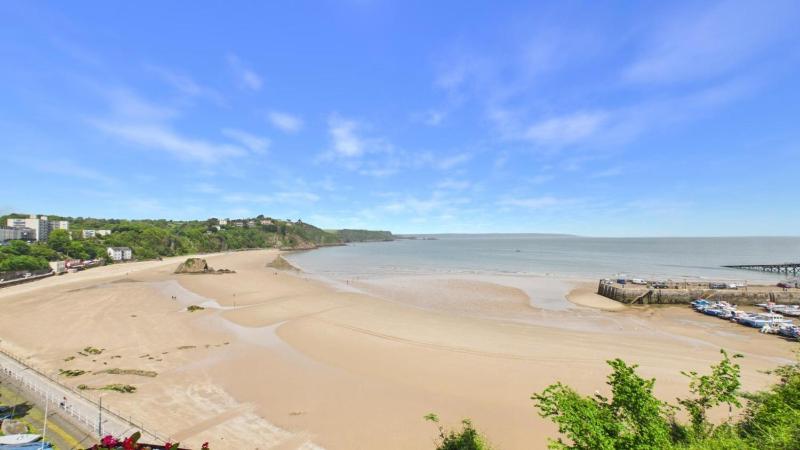 Sea Legs - 2 Bedroom Apartment - Tenby - image 6