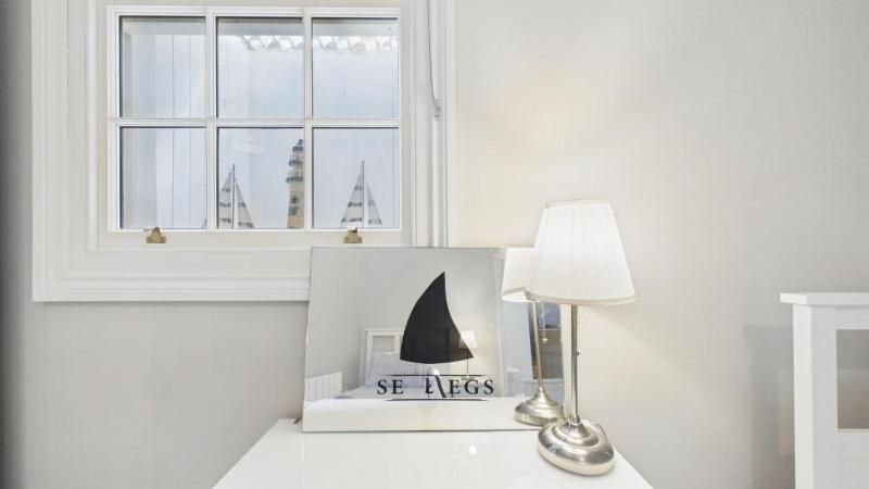 Sea Legs - 2 Bedroom Apartment - Tenby - image 24