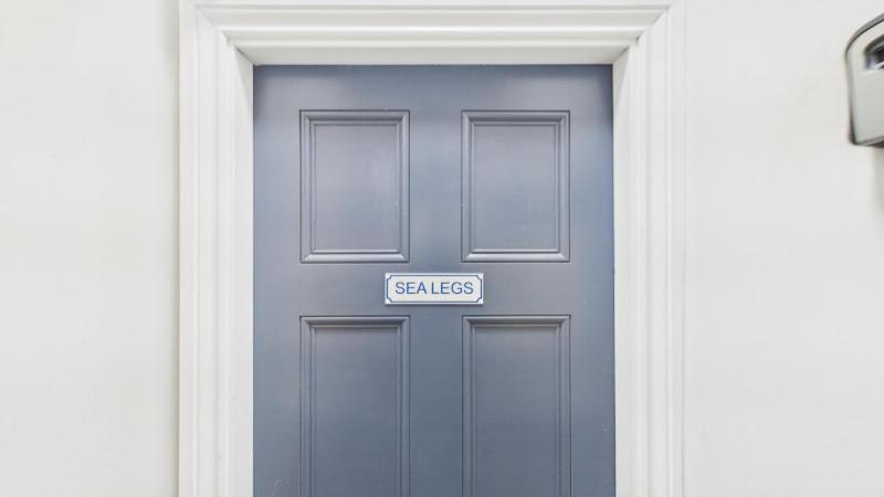 Sea Legs - 2 Bedroom Apartment - Tenby - image 11