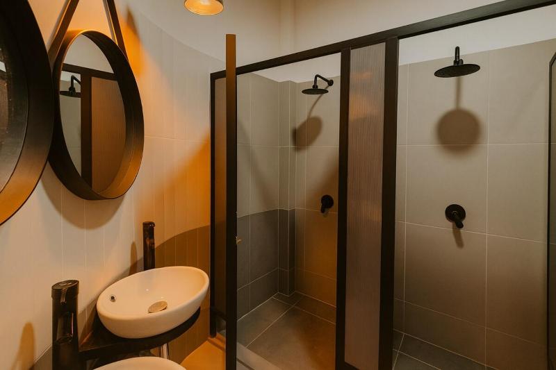 Luxury Industrial Vault Wifi Dry Cleaning 5 rooms Pool - image 11