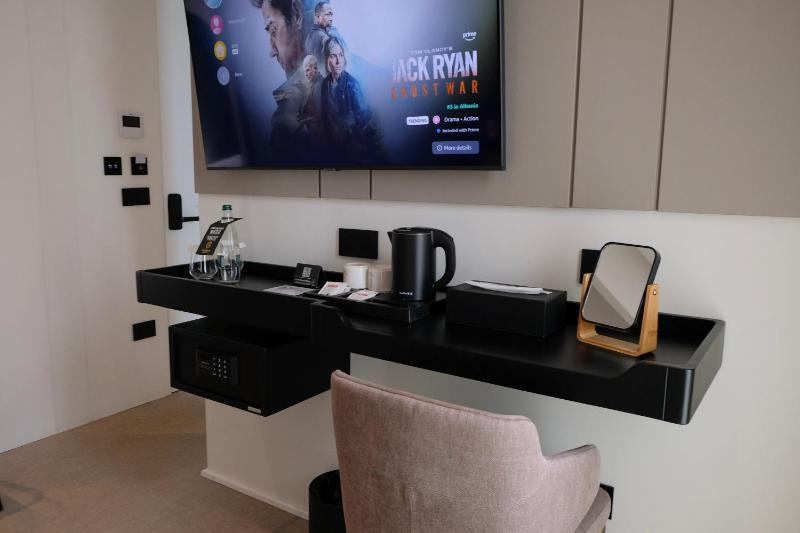 Centrale Hotel Tirana - image 13