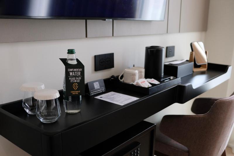Centrale Hotel Tirana - image 10