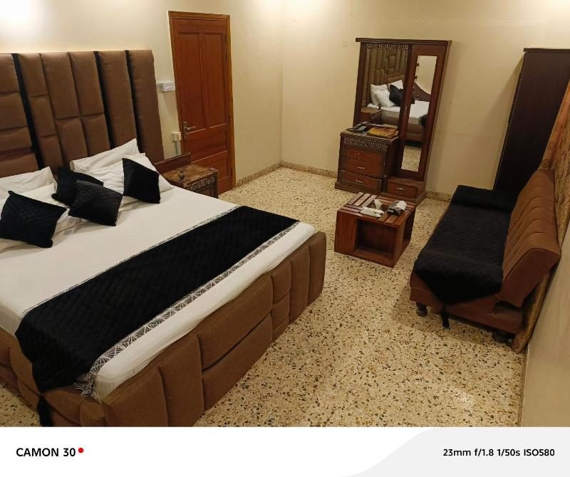 Motel Royal Fantasy - image 16