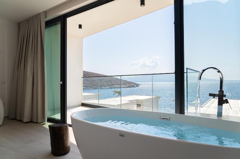 Mediterranean Waterfront Villa - image 1