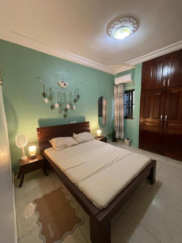 Élégant appartement à Cocody avec terrasse et bureau - image 15