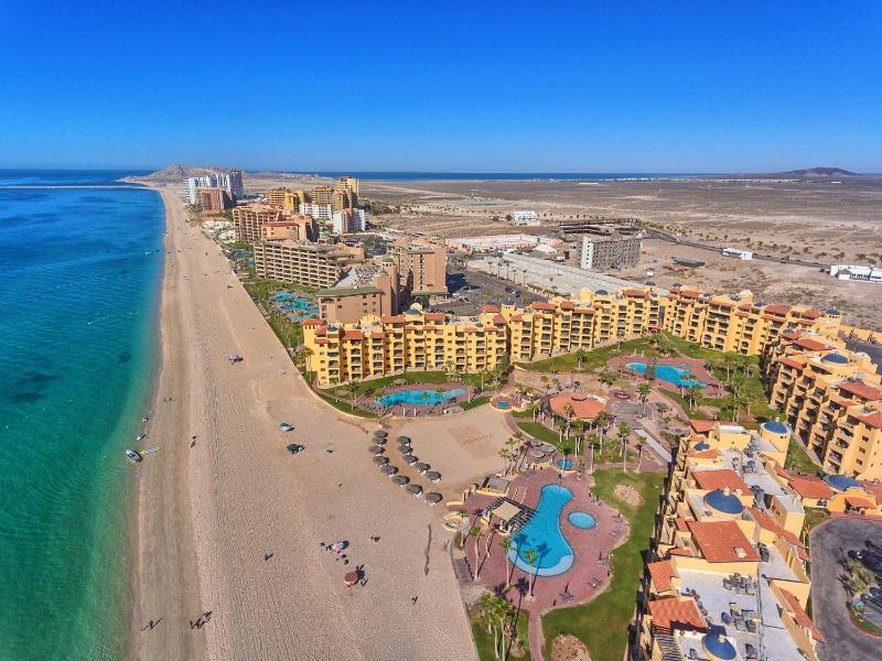 Sandy Beach Princesa D101 Ocean Front Resort - image 11