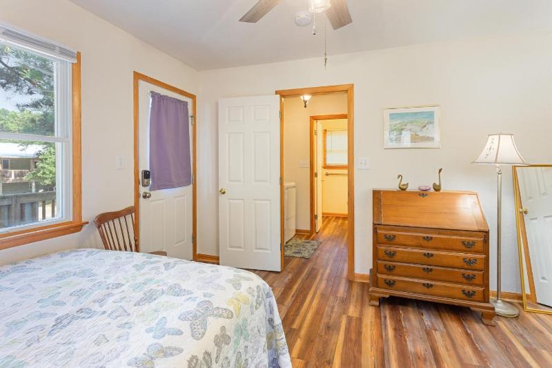 5049 - Carolyn's Getaway - image 22