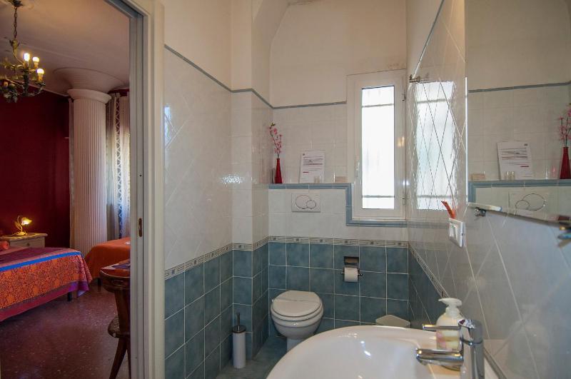 Deluxe Room image 4