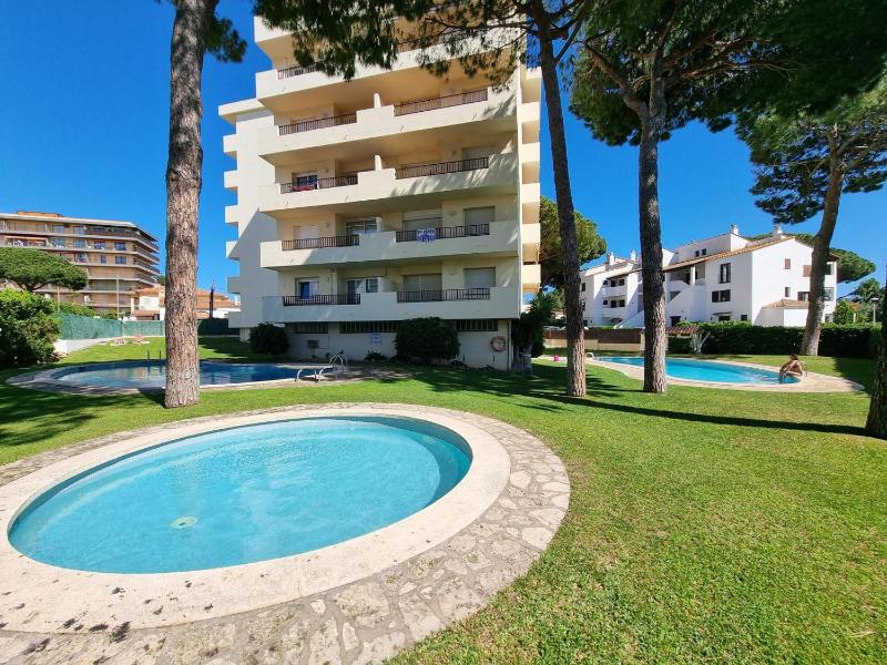 Apartamento a 300 m de la playa con piscina comunitaria en L'Escala - HISP-236-150 - image 9