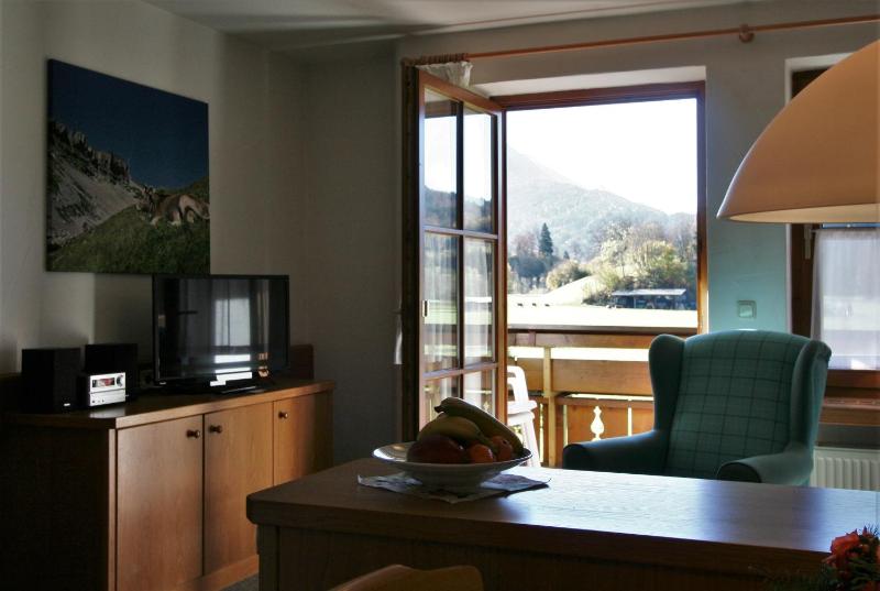 One-Bedroom Apartment image 3