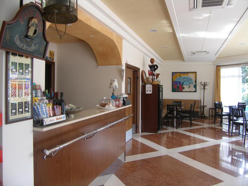 One-Bedroom Apartment image 4