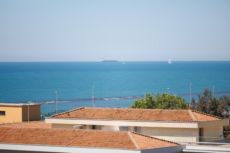 Profumo di Mare - Sea View Apartment - image 11